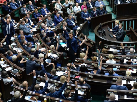 La Diète polonaise adopte la réforme de la Cour suprême