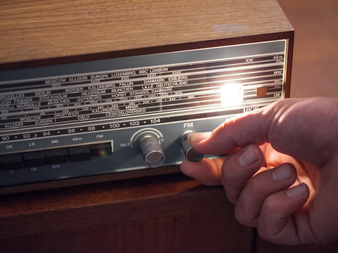 Légère embellie pour les radios privées