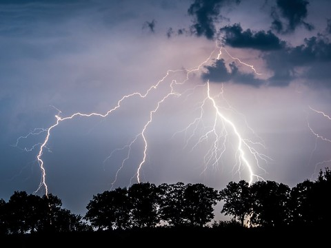 Violents orages en Suisse: cantons de Fribourg et Berne touchés
