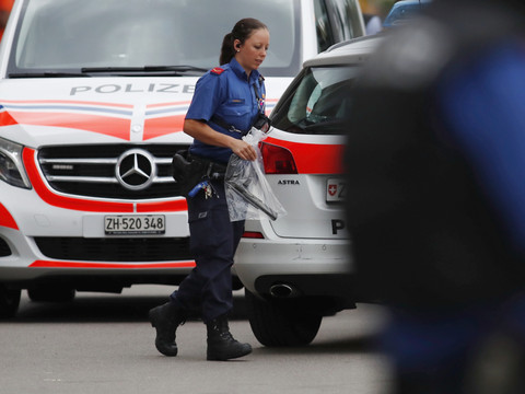 Homme armé à Dübendorf (ZH): grosse opération de police