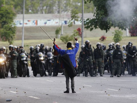 Nouvelles violences au Venezuela lors d'une marche anti-Maduro