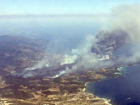 Le sud-est en proie aux flammes, plus de 10'000 personnes évacuées