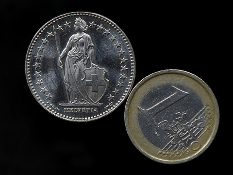 Le franc s'affaiblit encore face à l'euro