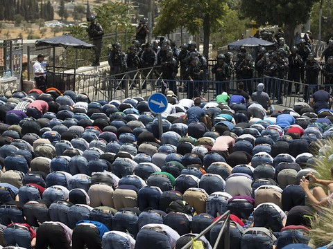 Calme relatif à Jérusalem malgré des restrictions israéliennes