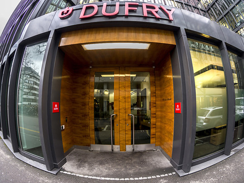 Dufry divise par trois sa perte nette au premier semestre