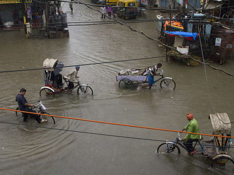 Mousson: près de 700 morts dans des inondations