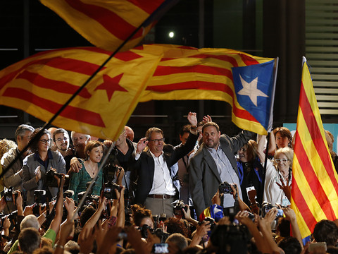 Référendum en Catalogne: la justice espagnole bloque la voie express