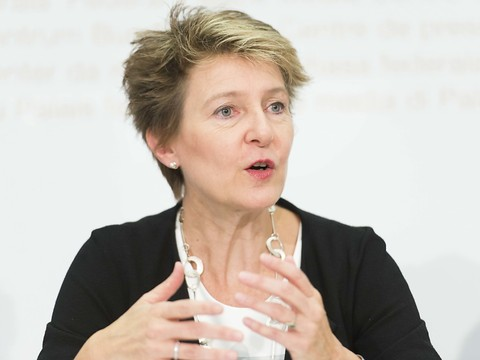 Il faut aider les migrants sur place, d'après Simonetta Sommaruga