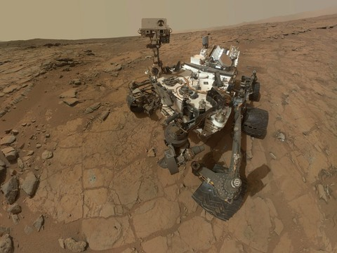 Espace: Curiosity célèbre ses cinq années à la surface de Mars