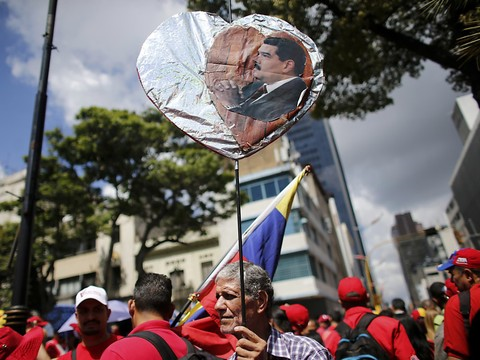 Près de 2000 Vénézuéliens pro-Maduro défilent à Caracas