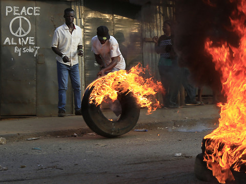 Présidentielle au Kenya: l'opposition crie à la fraude électorale, 4 morts