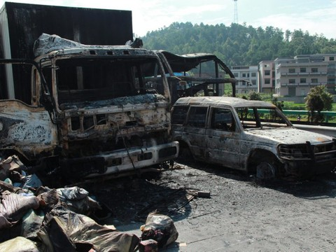 Au moins 36 morts dans un accident d'autocar en Chine