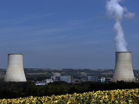 Incidents lors d'une manif contre un tombeau nucléaire en France