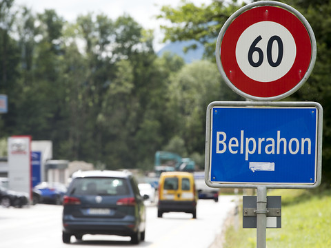 Opération séduction du Jura et de Berne auprès de la population de Belprahon (BE)