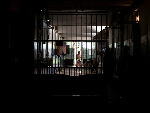 Au moins 37 morts lors d'une mutinerie dans une prison au Venezuela