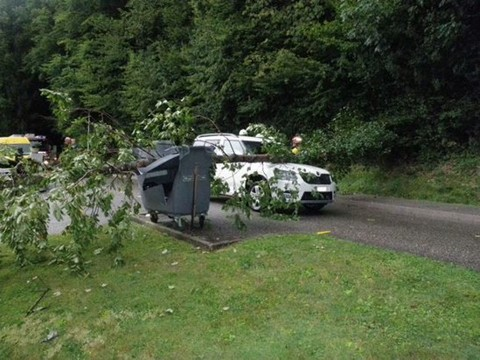 Police et pompiers à pied d'oeuvre après les orages sur la Suisse