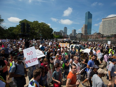 Des milliers de manifestants contre le racisme à Boston