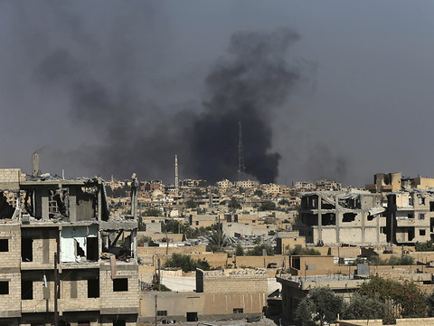 Au moins 27 civils tués par des raids de la coalition sur Raqa