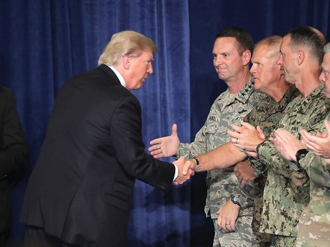 Donald Trump ouvre la voie à des renforts en Afghanistan