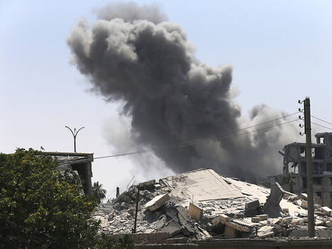 Les civils payent le prix fort des combats à Raqa en Syrie: plus de 40 morts