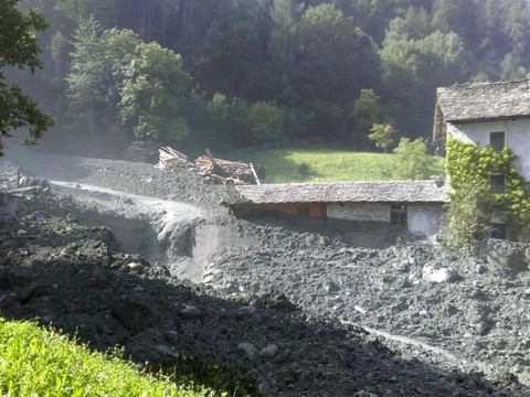 Cent personnes évacuées de Bondo (GR) après un éboulement