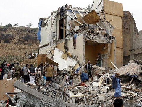 Au moins 14 morts dont six enfants dans un raid aérien sur Sanaa