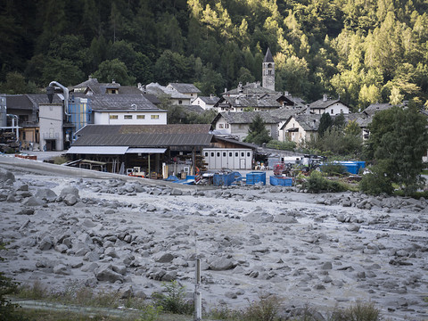 De nouvelles roches se détachent au-dessu de Bondo (GR)