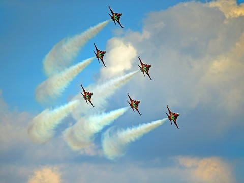 Des loopings militaires pour renforcer le lien avec la population