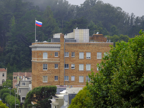 Washington ordonne la fermeture d'un consulat russe, Moscou dénonce