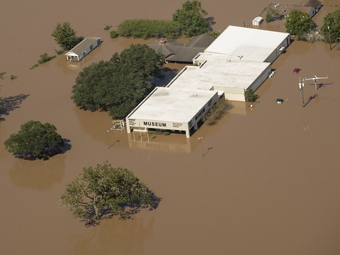 Donald Trump demande au Congrès près de 8 milliards pour Harvey