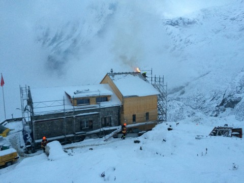 L'annexe d'une cabane du Club alpin suisse prend feu (SG)