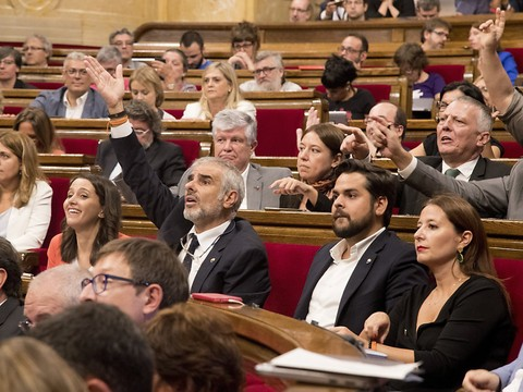 Le Parlement catalan met le référendum à son ordre du jour