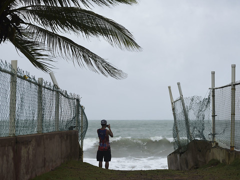 Irma frappe les îles de St-Barthélémy et St-Martin