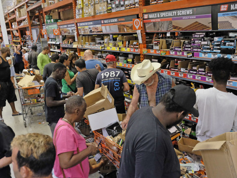 Les autorités étasuniennes en alerte maximale à l'approche d'Irma