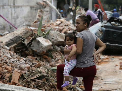 Un séisme de magnitude 8,1 frappe le sud du Mexique: 58 morts