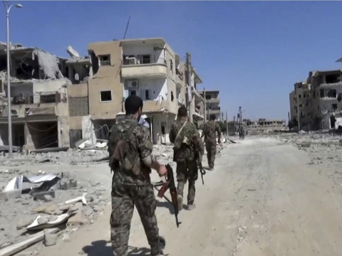 Nouvelle offensive de combattants syriens aidés par Washington contre l'EI