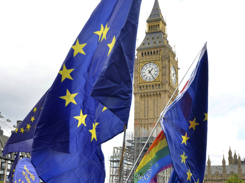 Des milliers de personnes défilent à Londres contre le Brexit