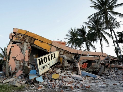Mexique: le bilan du pire séisme en un siècle passe à 64 morts
