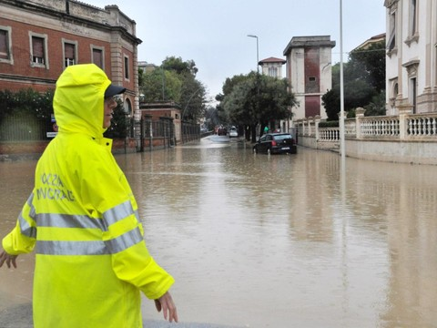 Des inondations font plusieurs morts à Livourne, en Toscane