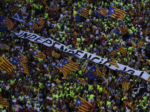 Manifestation massive à Barcelone pour l'indépendance de la Catalogne