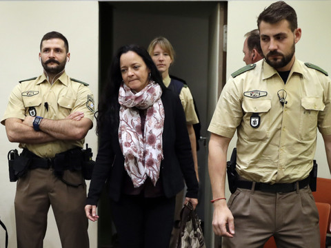 Prison à vie requise contre la néo-nazie Beate Zschäpe