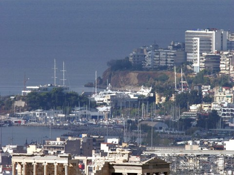 Début de pollution près d'Athènes après le naufrage d'un pétrolier