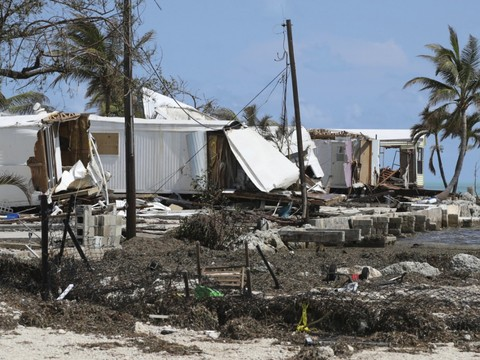 Irma: le bilan s'alourdi en Floride - Macron dans les Antilles