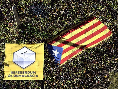 Catalogne: les séparatistes lancent la campagne interdite de l'indépendance