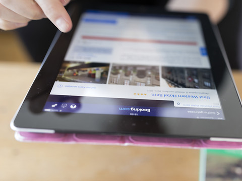 Le Parlement veut brider les plateformes de réservation en ligne