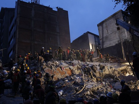 Au moins 225 morts dans le séisme qui a frappé le Mexique