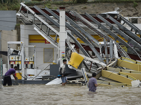L'ouragan Maria fait un mort à Porto Rico et neuf dans les Antilles