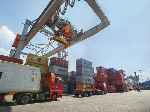 Dynamisme du commerce extérieur en août