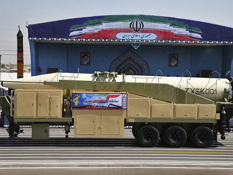 L'Iran dit avoir testé avec succès son nouveau missile Khoramshahr