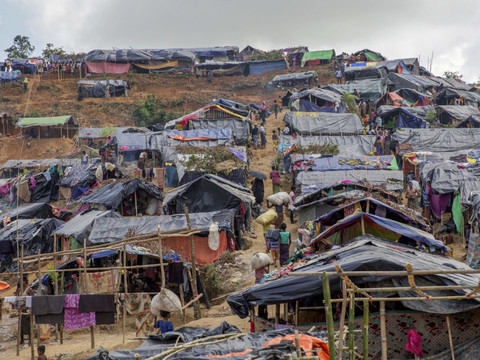 Birmanie: le Bangladesh affirme que l'afflux de réfugiés rohingyas a cessé